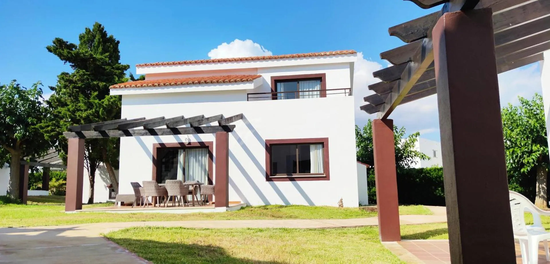 Nuramar Resort&Villas Cala'N Bosch  4*, Cala'N Bosch (Menorca)