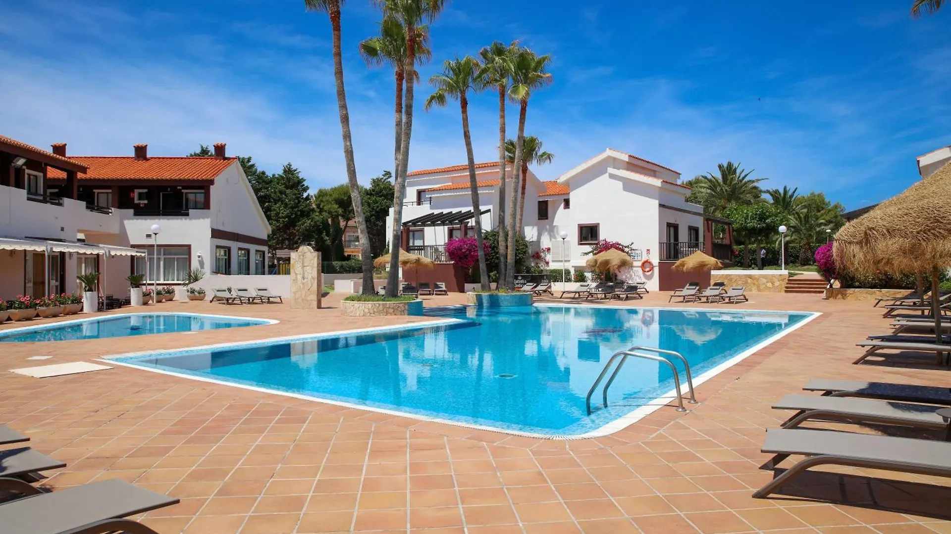 Nuramar Aparthotel Cala'N Bosch  4*, Cala'N Bosch (Menorca) Spain