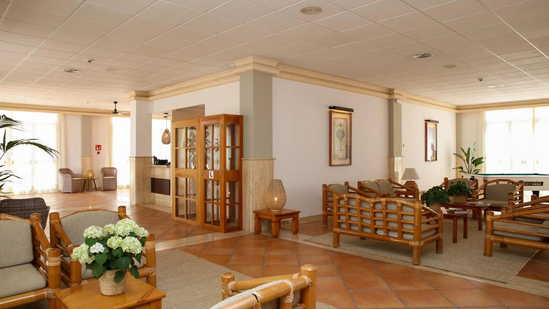 Nuramar Resort&Villas Cala'N Bosch  4*, Cala'N Bosch (Menorca) España