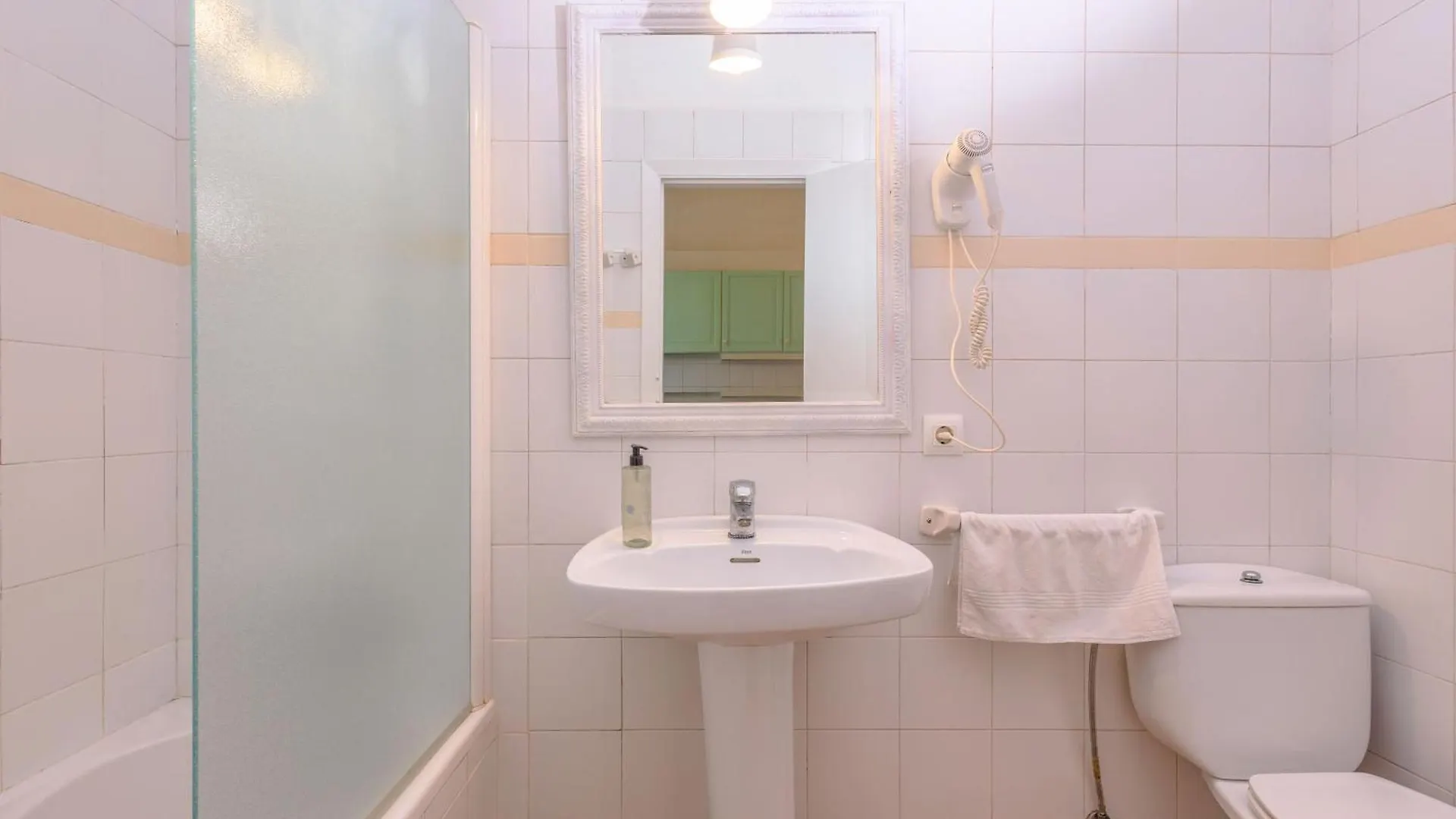 Nuramar Aparthotel Cala en Bosch 4*,  Španělsko