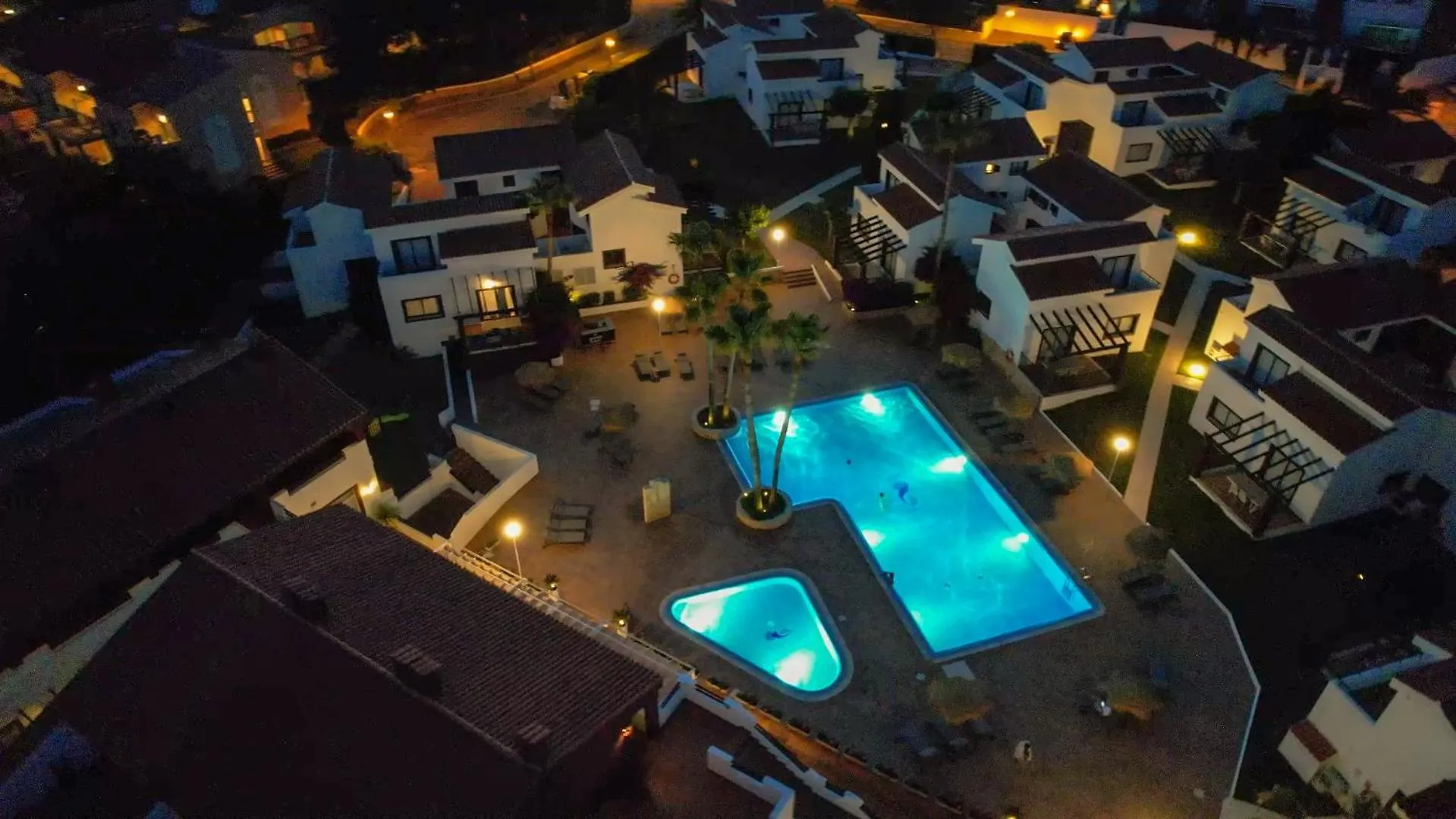 Nuramar Aparthotel Cala'N Bosch  Cala'N Bosch (Menorca)