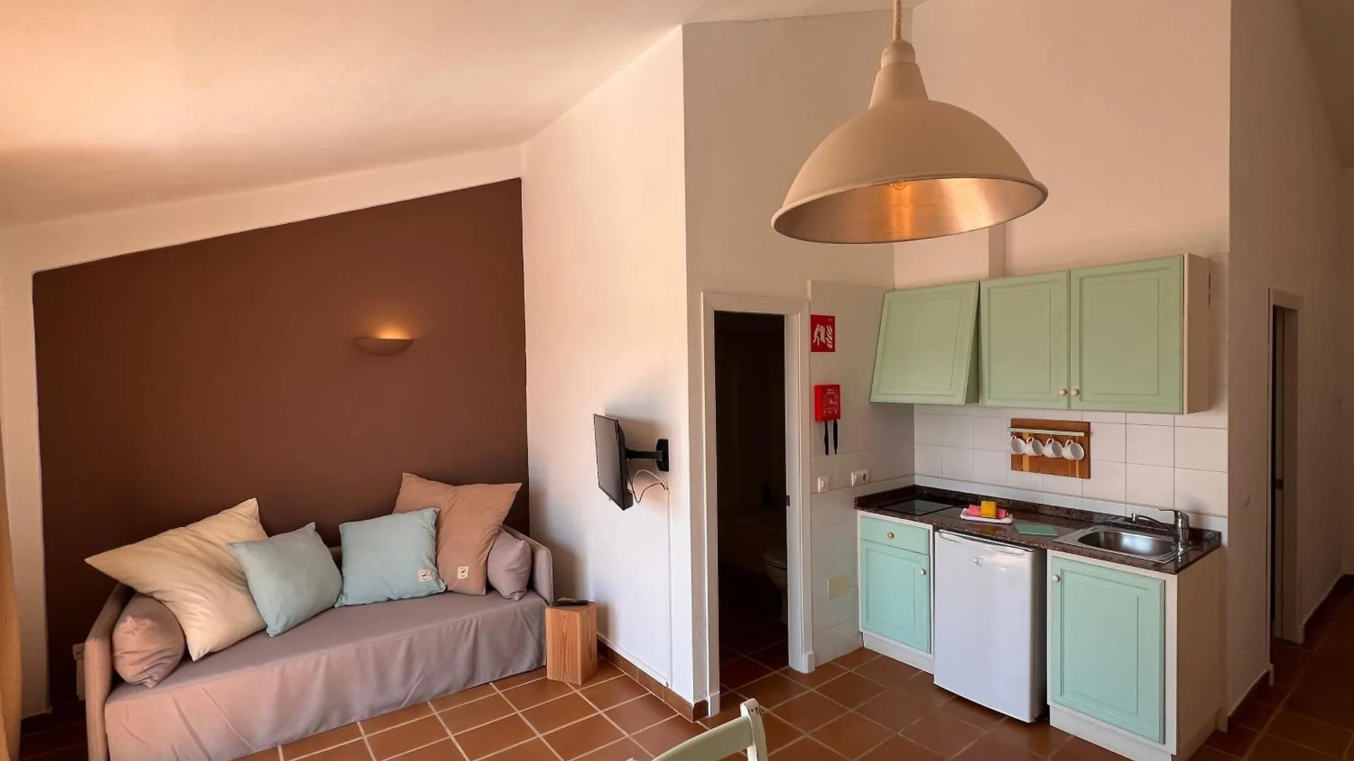Nuramar Aparthotel Cala'N Bosch  Cala'N Bosch (Menorca)
